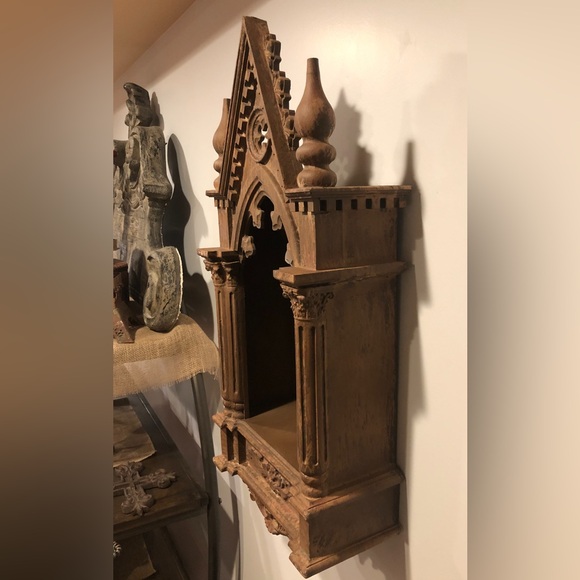 Vintage Gothic Ornate Wood Wall Relic Holder - Picture 2 of 3